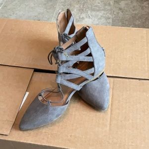 Mossimo size 6 sandal